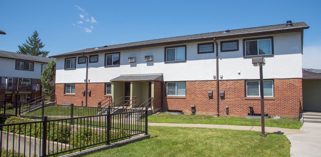 Photos and Video of Hanover Townhomes in St. Paul, MN